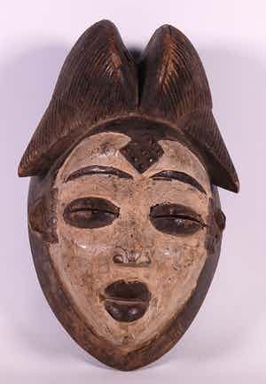 Punu - Vrouwelijk masker met wit gezicht verkocht voor € 50!