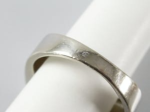 Acheter18k witgouden ring met blauwe topaas en 0.10 ct diamant - ringmaat 15,25 mm (48)? Enchérissez de 480!