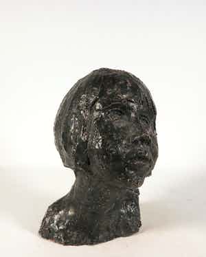 Niet of onleesbaar gesigneerd - Aardewerk, Portret verkocht voor € 1!