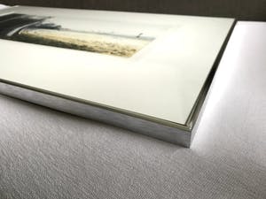 Wim Bettenhausen - Aan de voet van de boulevard (Grote ets met aquatint) kopen? Bied vanaf 139!