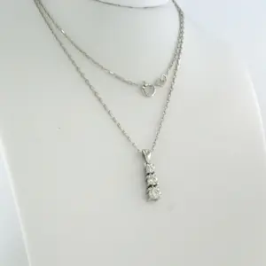 14k gouden collier en hanger met briljant geslepen diamant totaal circa 0.44ct kaufen? Bieten Sie von 560!