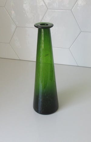 Kosta Boda - Grote groene glazen flesvaas met luchtbellen - Erik Hoglund kopen? Bied vanaf 30!