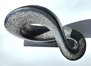 Karin van Ommeren - Abstracte compositie, hardstenen beeld (unica) kopen? Bied vanaf 895!