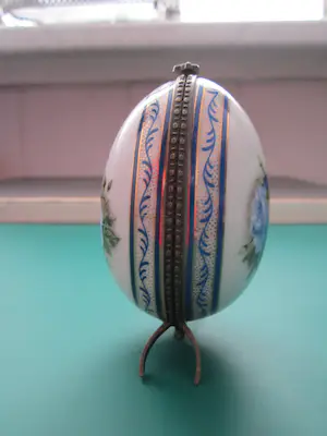 Royal Limoges - Porseleinen Sierei met bloemmotief en parfumflesje kopen? Bied vanaf 50!