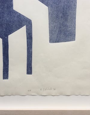 Klaas Gubbels - houtdruk ‘ twee stoelen’ - ingelijst - 2000 kopen? Bied vanaf 350!