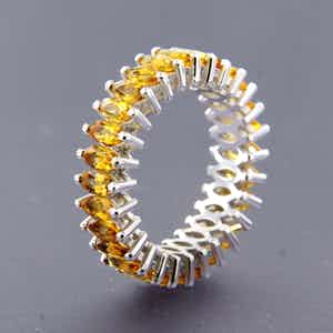 18K Goud - witgouden ring bezet met markies vorm geslepen citrien, ringmaat 17.25 (54) verkocht voor € 550!