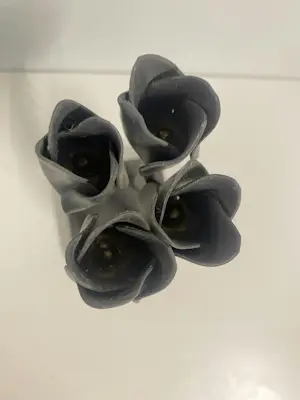 Juul Kortekaas - 4 Tulpen kopen? Bied vanaf 100!