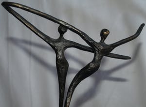 Corry Ammerlaan - Beeld op sokkel , 2 Dansers kopen? Bied vanaf 1!