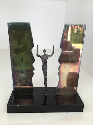 Corry Ammerlaan - Sculptuur “ DE OVERWINNING “ kopen? Bied vanaf 1!