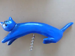 Corneille - WIJNSET / OBJECT / KISTJE MET KURKENTREKKER & 2 WIJNSTOPPEN / VERZAMELOBJECT kopen? Bied vanaf 1!