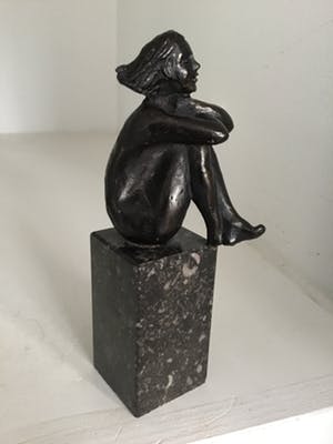 Corry Ammerlaan - Sculptuur “ In gedachten “ kopen? Bied vanaf 30!