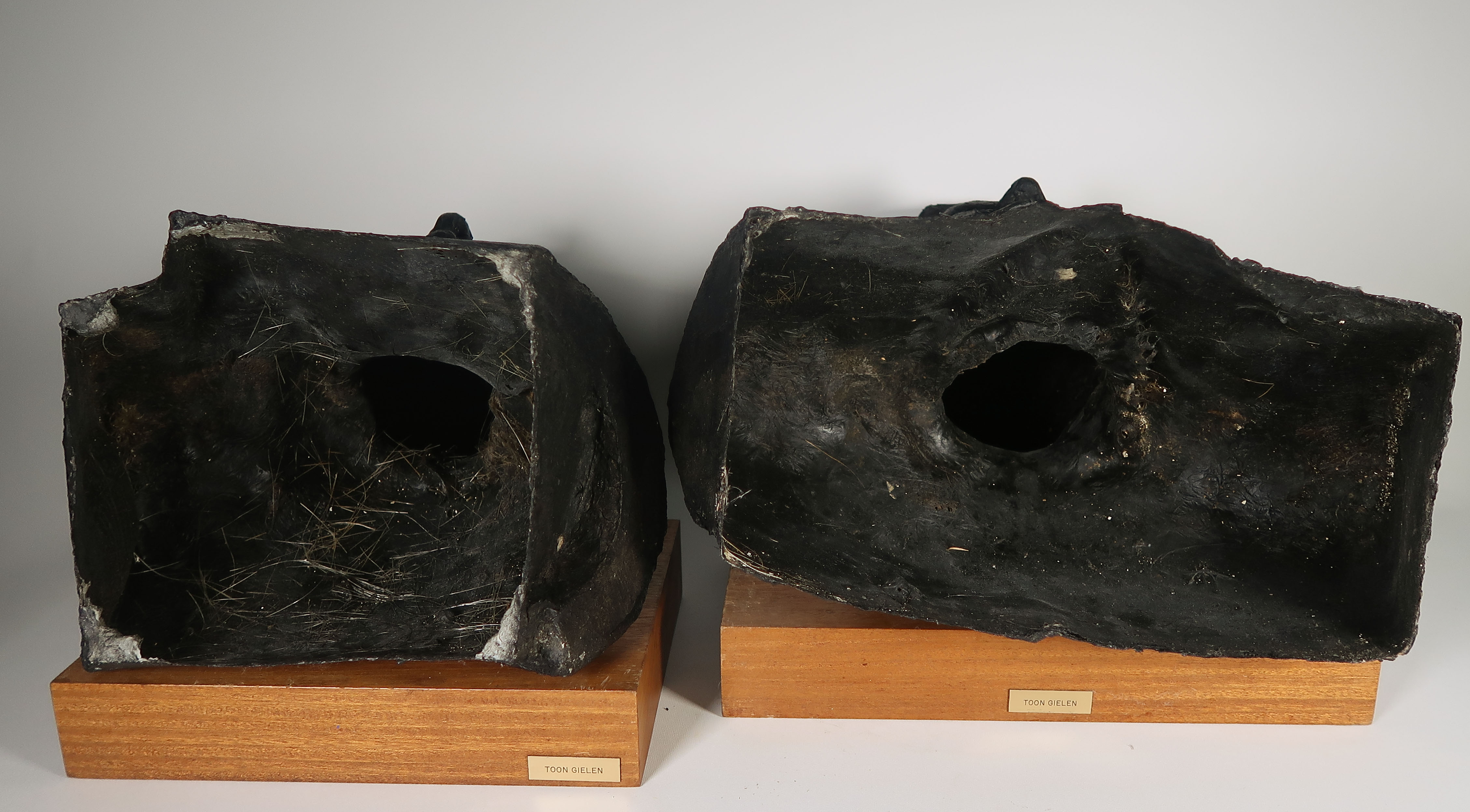 Toon Gielen - Polyester en hout, Koppel kopen? Bied vanaf 1!