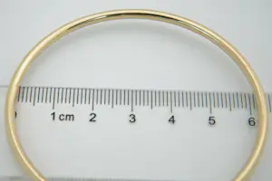 63 - Sierlijke, ronde 14 karaat geel gouden holle armband kopen? Bied vanaf 160!