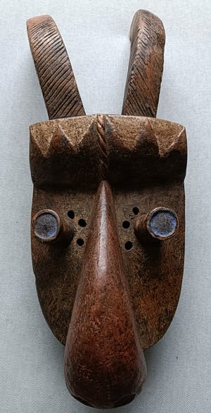 Grebo - Zelfzaam masker met hoorns / gazelle masker kopen? Bied vanaf 70!