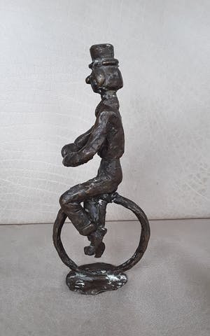 Siem Wardenaar - Bronzen beeld van een clown op eenwieler. kopen? Bied vanaf 45!