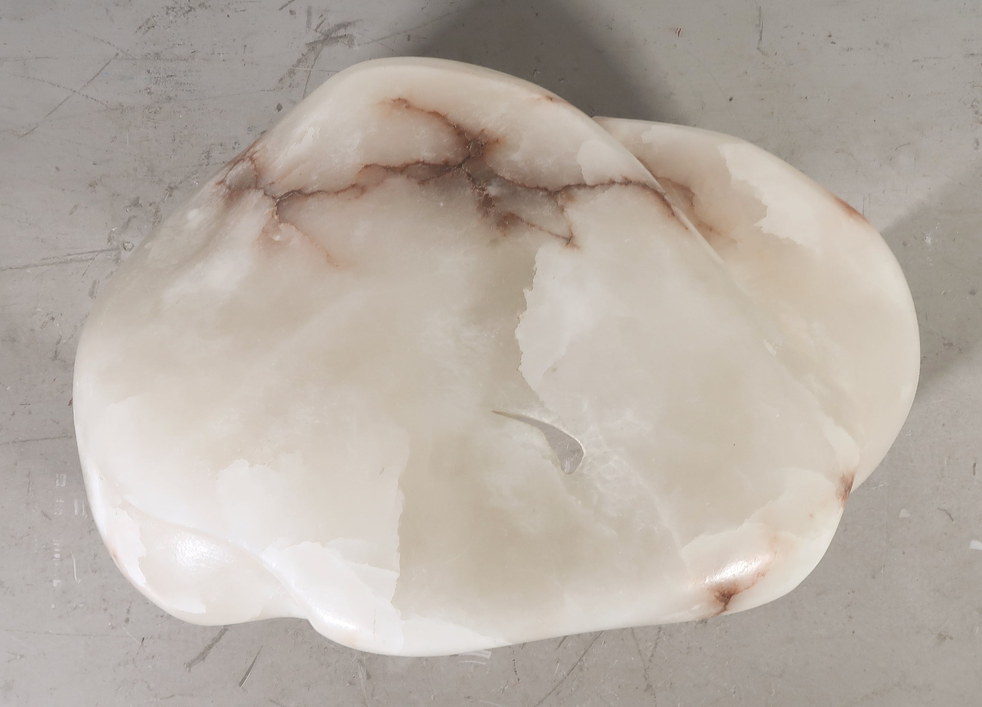 Peter van de Locht - Marmeren object op granieten sokkels, Organische abstracte vorm kopen? Bied vanaf 350!