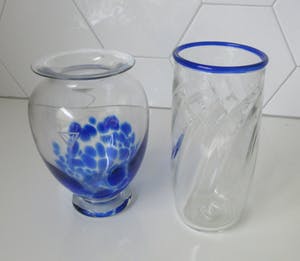 Niet of onleesbaar gesigneerd - Twee Studio Glazen vazen (2) kopen? Bied vanaf 10!