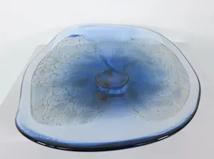 Willem Heesen - Glasobject, Grote schaal met patroon kopen? Bied vanaf 225!