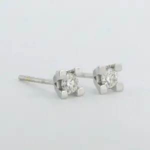 18k witgouden solitair oorknoppen met briljant geslepen diamant tot. 0,21ct kopen? Bied vanaf 280!