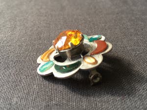 1e gehalte Zilver - ronde Schotse broche met agaat inlegwerk kopen? Bied vanaf 35!