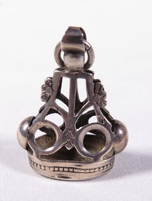 Zilver - Lotje diverse Zilver. Armbandje, hangers, kinderringetje, speldjes kopen? Bied vanaf 1!