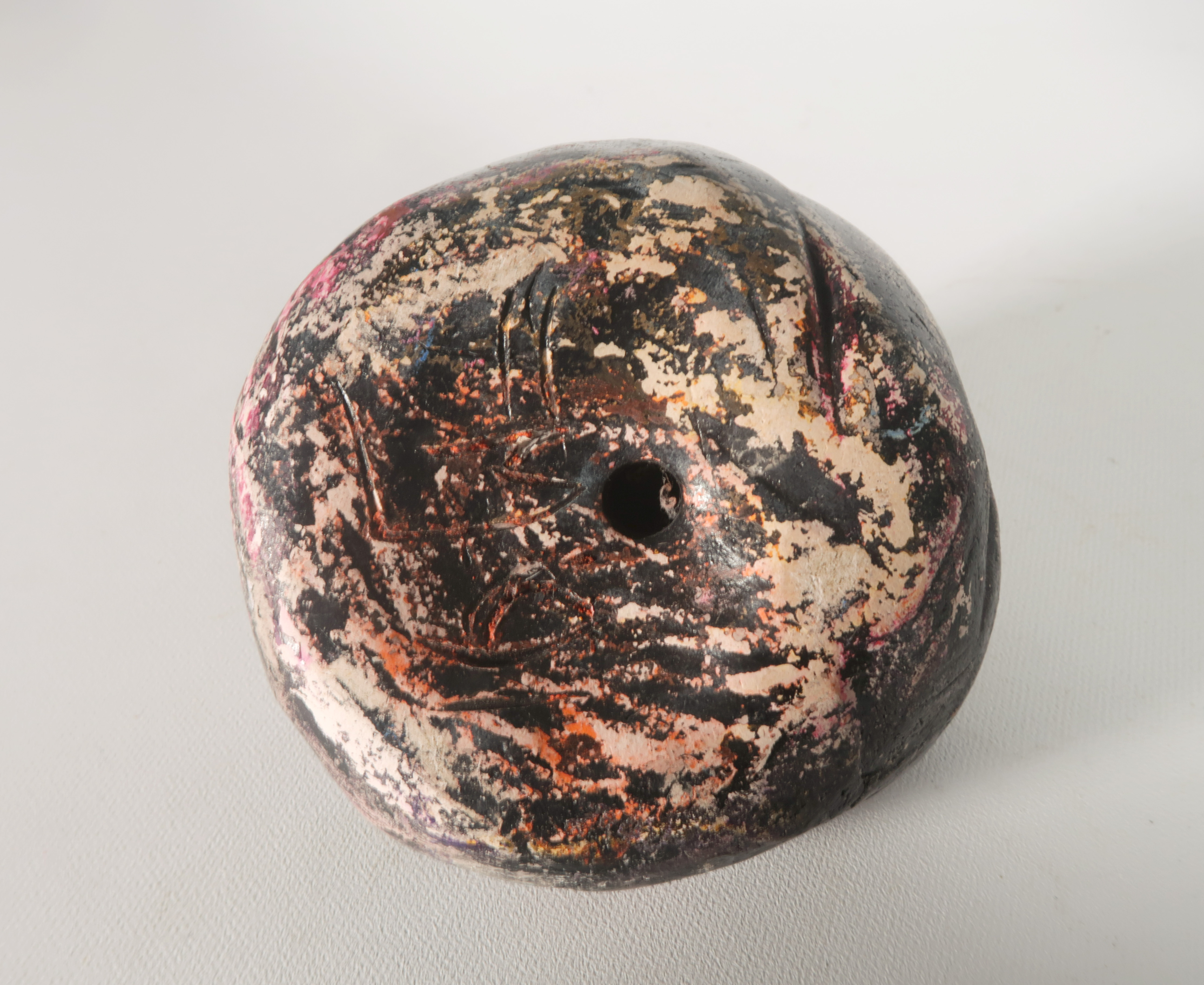 Franca Muller Jabusch - Set van 2 beschilderde objecten van klei kopen? Bied vanaf 1!