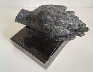 Brons (Onbekend) - prachtig beeld, twee handen, gemengde techniek kopen? Bied vanaf 65!