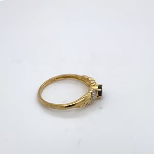 18kt gouden ring met saffier en diamant, maat 54/17,25, 2,28gr kopen? Bied vanaf 100!