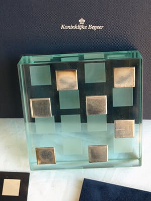 Koninklijke Van Kempen & Begeer - Zilver in floatglas , “Perspectief” – ontwerp: Hein Antheunis, 1997 kopen? Bied vanaf 1!