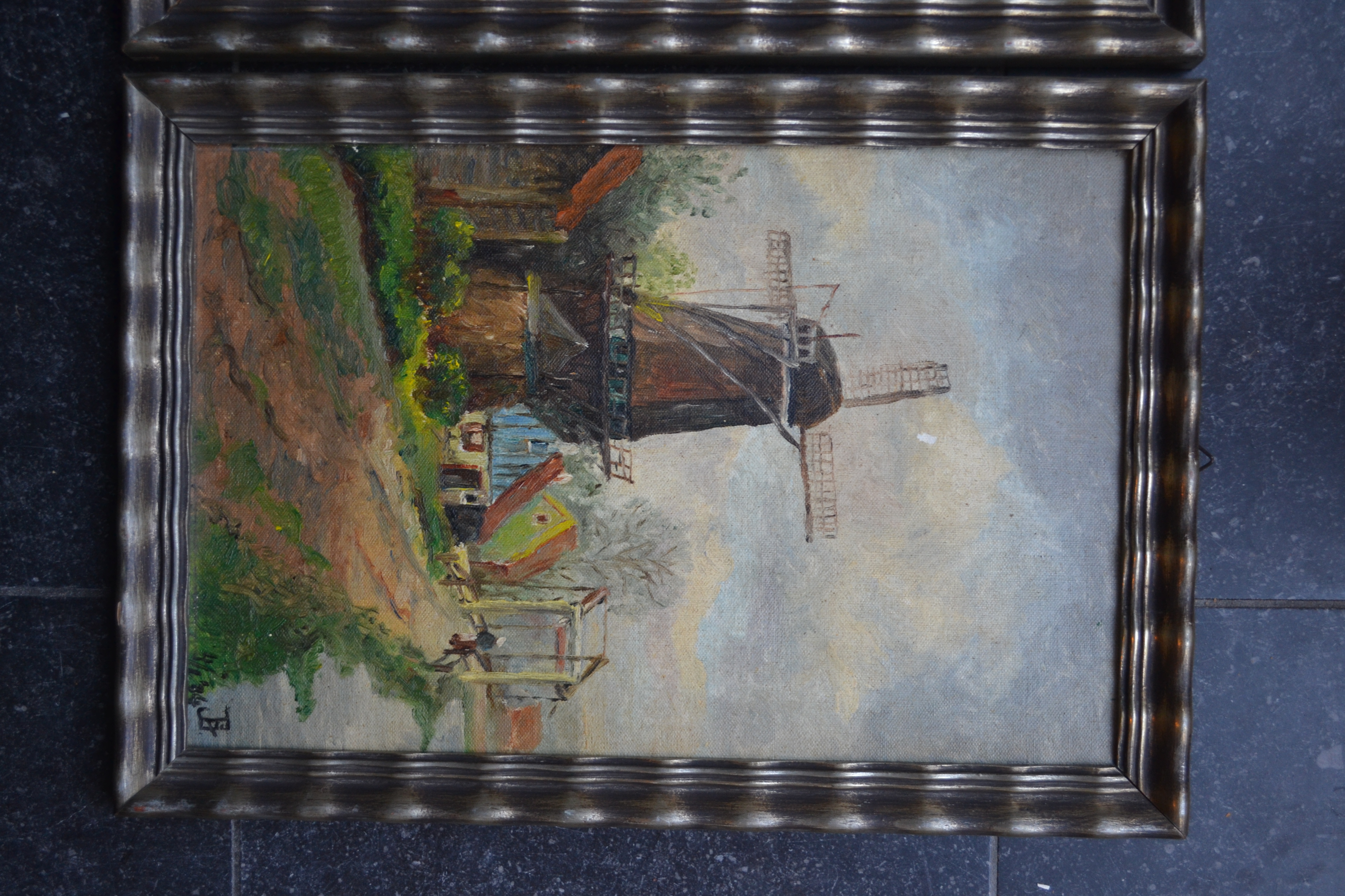 Niet of onleesbaar gesigneerd - Hollandse school (monogram JG, 20ste eeuw) - 2x molen aan rivier kopen? Bied vanaf 1!