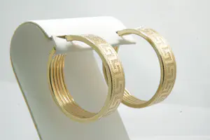 28 - Elegant paar 18 Krt  geel-gouden oorringen - meander motief kopen? Bied vanaf 240!