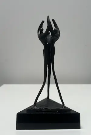 Corry Ammerlaan - handgesigneerde sculptuur | 'Met z'n drieën' kopen? Bied vanaf 20!