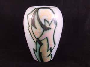 Kunstaardewerkfabriek Regina - vaas plateel Flora Gouda decor Artistique verkocht voor € 40!