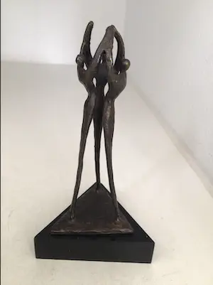 Corry Ammerlaan - Sculptuur “ GEBUNDELDE SAMENWERKING “. Gesigneerd kopen? Bied vanaf 1!