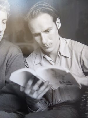Henny Riemens - Fotoportret Hugo Claus en Corneille 1951-54 kaufen? Bieten Sie von 40!