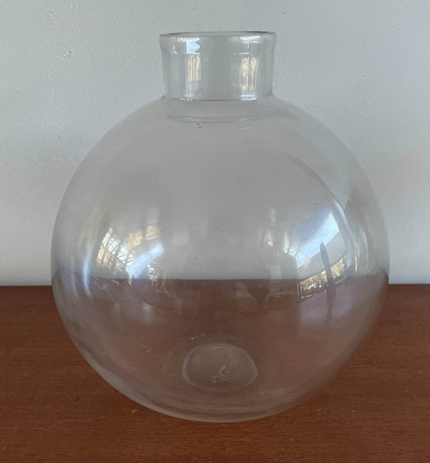 Chris Lanooy - Vroege blankglazen bol vaas uitgevoerd voor de Glasfabriek Leerdam kopen? Bied vanaf 85!