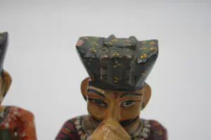 Niet of onleesbaar gesigneerd - Houten Muzikanten Standbeelden, Handgeschilderde Rajasthani traditionele zittend kopen? Bied vanaf 1!