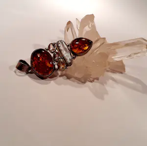 Grote zilveren Hanger met facet geslepen citrien en Amber en streepparel kopen? Bied vanaf 80!