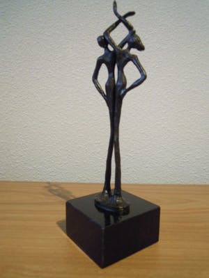 Corry Ammerlaan - Beeld van 2 figuren. kopen? Bied vanaf 25!