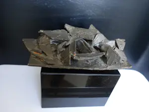 Brons (Onbekend) - Brutalistisch brons "Picking up the pieces of my life" kopen? Bied vanaf 200!