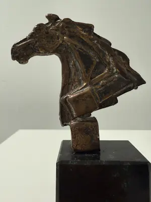 Eric Claus - bronzen sculptuur | 'Paardenhoofd' kopen? Bied vanaf 200!
