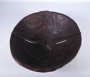 Luba - Groot rond masker met groeven en gekruiste mond. kopen? Bied vanaf 20!