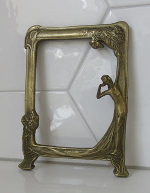 Niet of onleesbaar gesigneerd - Art nouveau messing fotolijstje kopen? Bied vanaf 10!