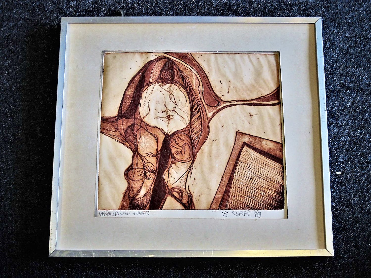 Niet of onleesbaar gesigneerd - Intrigerende unica (1/5) ETS "inhoud van haar" -1969- gesigneerd kopen? Bied vanaf 1!