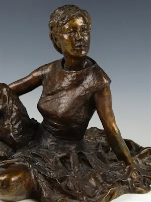 Jean en Marianne Bremers - groot bronzen beeld: Monique, een poserende dame kopen? Bied vanaf 895!