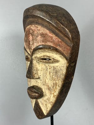Pende - Tribal used African mask from the Pende - Congo kopen? Bied vanaf 25!