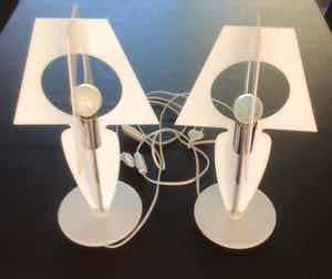 Niet of onleesbaar gesigneerd - TWEE IDENTIEKE DESIGN TAFELLAMPEN verkocht voor € 1!