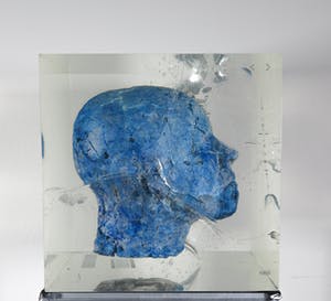 Toon Tullemans - Keramieken hoofd in hars, Der blaue Kopf (Groot en zwaar) kopen? Bied vanaf 350!