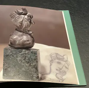 Loek Bos - Vrouw met vogel in haar kopen? Bied vanaf 295!