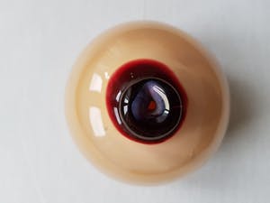 Niet of onleesbaar gesigneerd - glazen asymmetrische boltuit kopen? Bied vanaf 1!